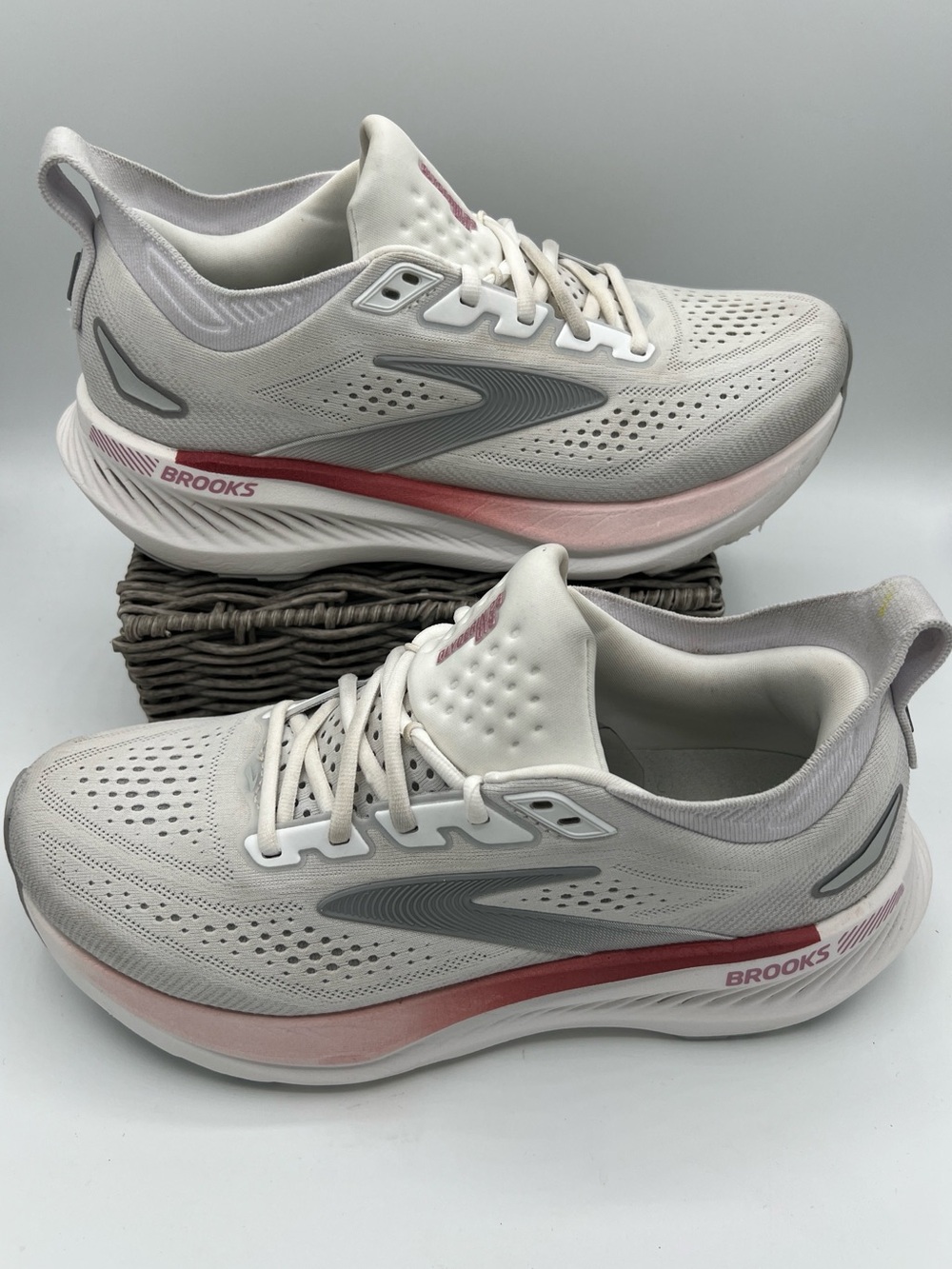 Brooks Glycerin GTS 23 Women's Size 9 Wide (D) White Pink - Brand New